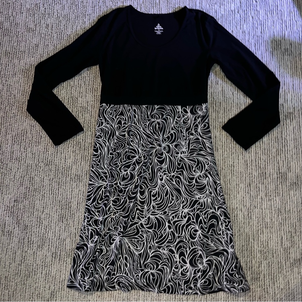 Prana Black and White Long Sleeve Dress
